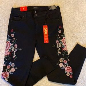 Celebrity Pink mid rise ankle skinny jeans size 11 length 30 / embroidered